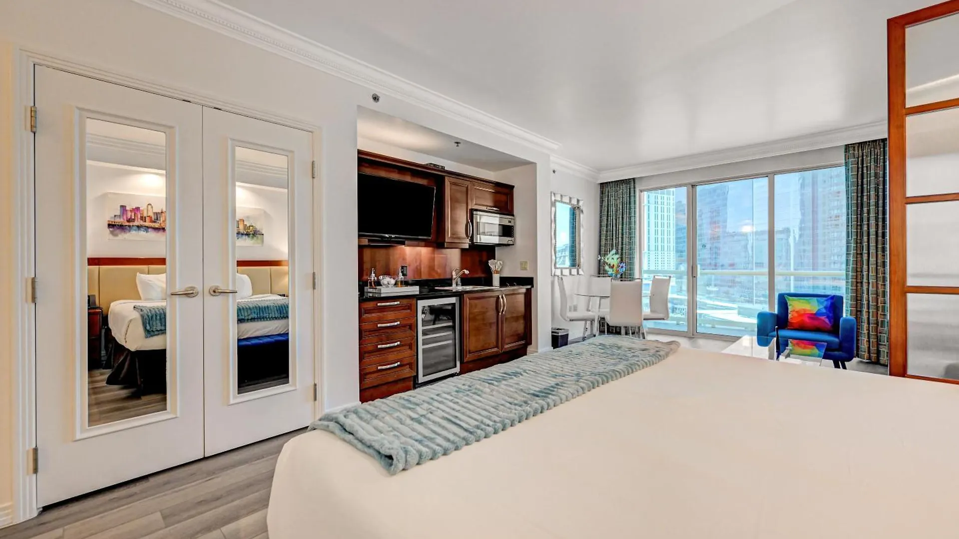 Lucky Gem Penthouse & Luxury Suites At Signature Resort, 10817 Sphere View Las Vegas